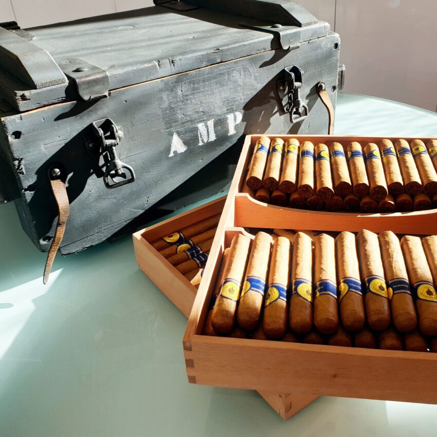 Humidor «Handgranate» VERKAUFT!