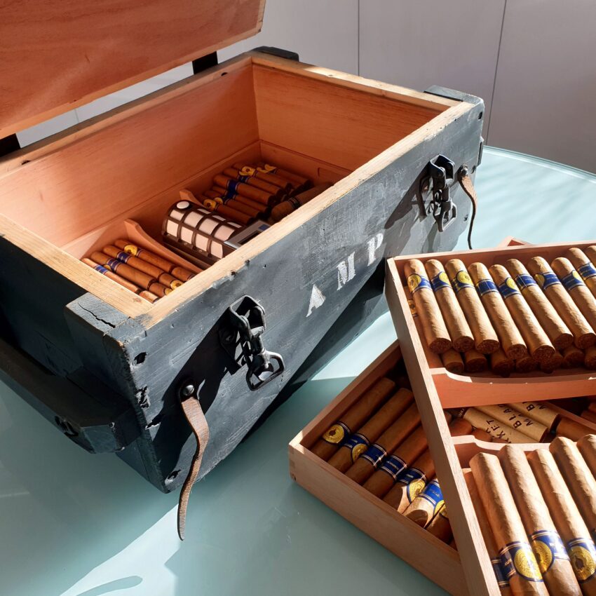 Humidor «Handgranate» VERKAUFT!